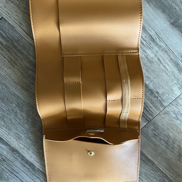 NWT Tech Organizer Roll Purse - Picture 5 of 8